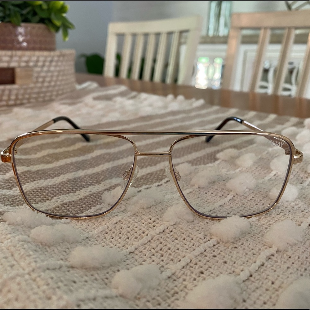 NWOT Quay Poster Boy Mini blue light glasses